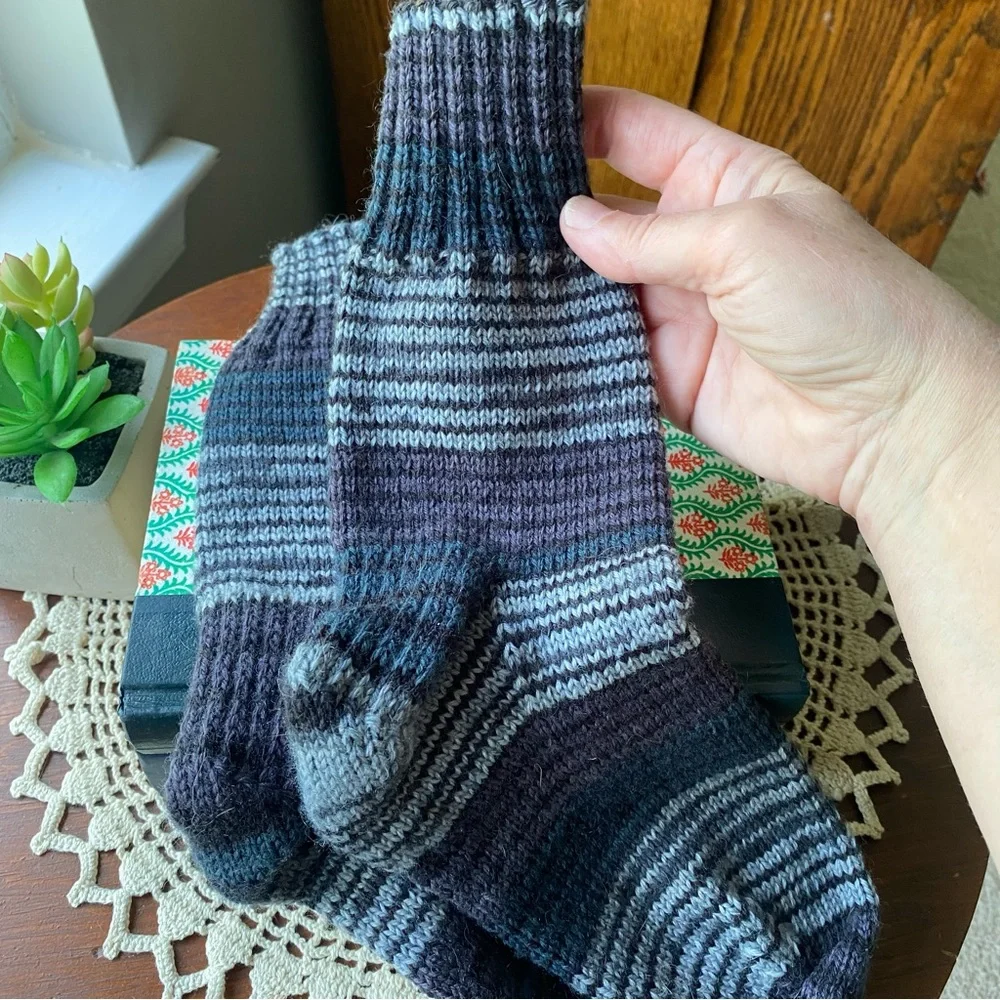 Hand Knit Striped Knit Ankle Socks - Black and Gray Woman Size 7-10 NEW